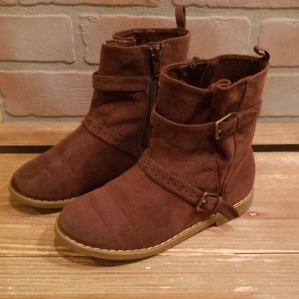 Girls suede brown ankle boots